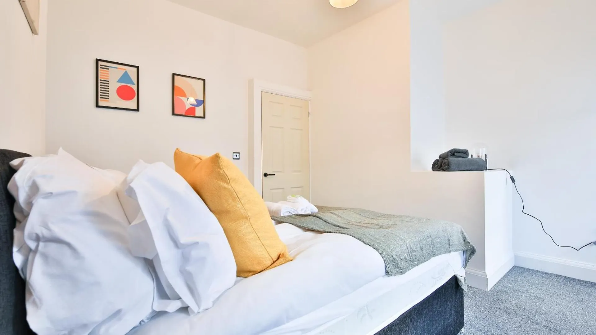 Stayright Charming 2Br House, Walking Distance To City Centre Cardiff 0*,  United Kingdom